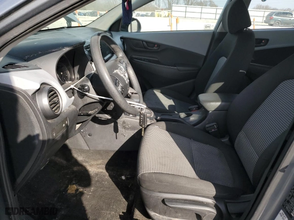 2020 Hyundai Kona SE with VIN KM8K12AAXLU480971, listed as a Copart auction lot 49671085 with 83,510 mi miles and Salvage Title. Bid and sale history available at carsss.com. Image 7.