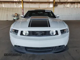 2011 Ford Mustang GT z VIN 1ZVBP8CF2B5107606, wystawiony jako Copart lot #61621395 z przebiegiem 144 648 mil mil oraz Czysty tytuł • Clean title. Historia ofert i sprzedaży dostępna na DreamBid. Obrazek 5.