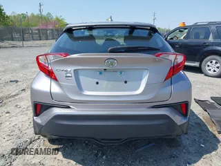 2020 Toyota C-HR LE z VIN NMTKHMBX6LR106469, wystawiony jako IAAI lot #41972012 z przebiegiem 51 316 mil mil oraz . Historia ofert i sprzedaży dostępna na DreamBid. Obrazek 16.