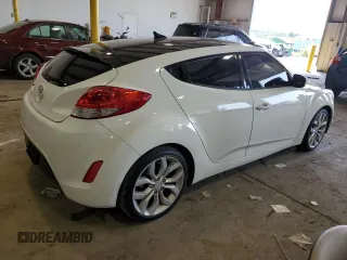 2015 Hyundai Veloster with VIN KMHTC6AD0FU236993, listed as a Copart auction lot 62411173 with 83,612 mi miles. Bid and sale history available at carsss.com. Image 3.
