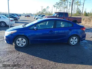 2018 Kia Forte LX with VIN 3KPFK4A71JE226693, listed as a IAAI auction lot 41334267 with 140,906 mi miles. Bid and sale history available at carsss.com. Image 13.