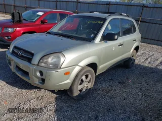2008 Hyundai Tucson GLS with VIN KM8JM12B68U894325, listed as a IAAI auction lot 42003942 with 272,856 mi miles. Bid and sale history available at carsss.com. Image 2.