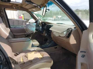 1997 Ford Explorer XLT with VIN 1FMDU35P2VUB07964, listed as a IAAI auction lot 41952653 with 181,669 mi miles and . Bid and sale history available at DreamBid. Image 5.