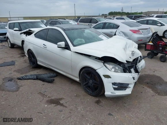 2013 Mercedes-Benz C-Class C 250 with VIN WDDGJ4HB8DG027183, listed as a IAAI auction lot 41912263 with 119,815 mi miles. Bid and sale history available at carsss.com. Image 1.