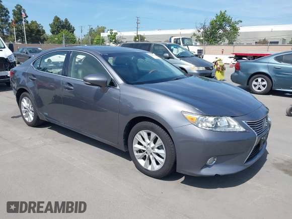 2013 Lexus ES 300h Hybrid with VIN JTHBW1GG6D2023923, listed as a IAAI auction lot 42099648 with 226,437 mi miles. Bid and sale history available at carsss.com. Image 1.