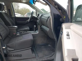 2005 Nissan Pathfinder SE with VIN 5N1AR18U55C763236, listed as a IAAI auction lot 41503166 with 330,351 mi miles. Bid and sale history available at carsss.com. Image 5.