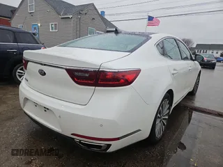 2017 Kia Cadenza Premium with VIN KNALC4J17H5049226, listed as a Copart auction lot 82413564 with 172,903 mi miles and Clean Title. Bid and sale history available at carsss.com. Image 4.