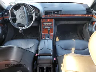1999 Mercedes-Benz S 320/430/500 z VIN WDBGA33G5XA423665, wystawiony jako Copart lot #88708975 z przebiegiem Nie podano mil oraz Czysty tytuł • Clean title. Historia ofert i sprzedaży dostępna na DreamBid. Obrazek 8.