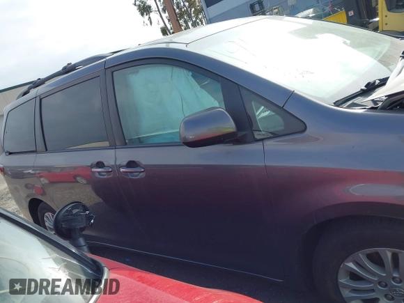 2015 Toyota Sienna XLE with VIN 5TDYK3DC6FS660410, listed as a IAAI auction lot 41801496 with 81,755 mi miles. Bid and sale history available at carsss.com. Image 14.