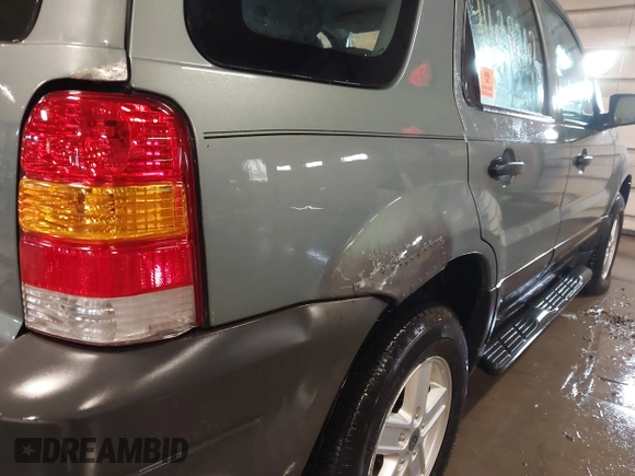 2005 Ford Escape XLS Value with VIN 1FMYU92Z25KD28826, listed as a IAAI auction lot 41638262 with 1 mi miles. Bid and sale history available at carsss.com. Image 6.