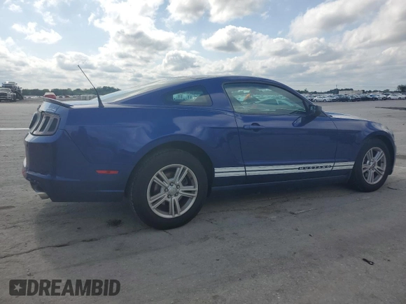2013 Ford Mustang V6 z VIN 1ZVBP8AM2D5244453, wystawiony jako Copart lot #61857985 z przebiegiem 147 452 mil mil oraz Szkoda całkowita • Salvage title. Historia ofert i sprzedaży dostępna na DreamBid. Obrazek 3.