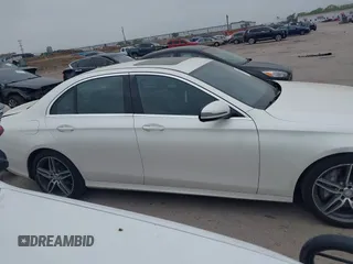2017 Mercedes-Benz E-Class E 300 Luxury with VIN WDDZF4JB6HA221868, listed as a IAAI auction lot 41916237 with 56,648 mi miles. Bid and sale history available at carsss.com. Image 14.