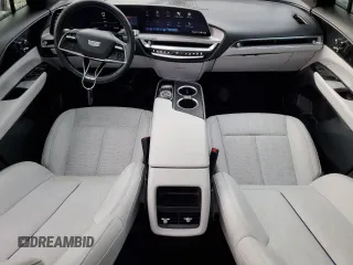2024 Cadillac LYRIQ Sport z VIN 1GYKPTRK3RZ114328, wystawiony jako Copart lot #44822765 z przebiegiem 14 338 mil mil oraz Tytuł czysty. Historia ofert i sprzedaży dostępna na DreamBid. Obrazek 8.
