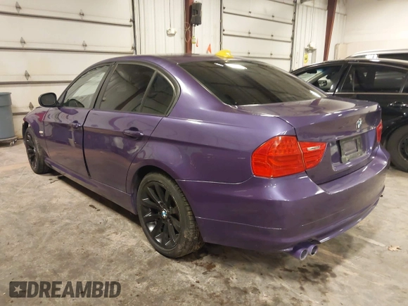 2011 BMW 3 Series 328i xDrive with VIN WBAPK7C51BA970197, listed as a IAAI auction lot 39435528 with 189,601 mi miles. Bid and sale history available at carsss.com. Image 3.