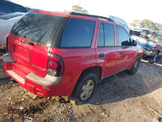2002 Chevrolet TrailBlazer LS with VIN 1GNDS13SX22492128, listed as a IAAI auction lot 41773224 with 207,817 mi miles and . Bid and sale history available at DreamBid. Image 4.