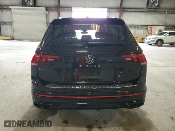2022 Volkswagen Tiguan SE R-Line Black with VIN 3VVCB7AX1NM140818, listed as a Copart auction lot 71376004 with 29,190 mi miles and Salvage title. Bid and sale history available at DreamBid. Image 6.
