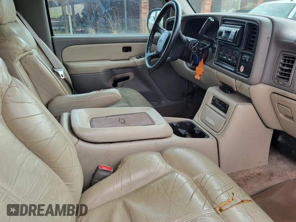2001 Chevrolet Suburban LS z VIN 3GNEC16T51G199135, wystawiony jako IAAI lot #41748202 z przebiegiem 247 648 mil mil oraz . Historia ofert i sprzedaży dostępna na DreamBid. Obrazek 5.