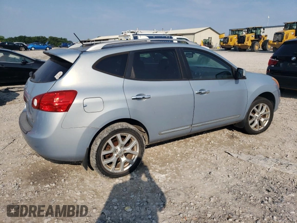 2011 Nissan Rogue SV z VIN JN8AS5MV1BW294370, wystawiony jako Copart lot #60527825 z przebiegiem 170 764 mil mil oraz Czysty tytuł • Clean title. Historia ofert i sprzedaży dostępna na DreamBid. Obrazek 3.