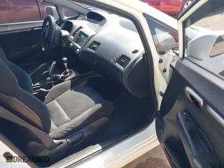 2008 Honda Civic Sdn Si with VIN 2HGFA555X8H709097, listed as a IAAI auction lot 41993149 with 219,146 mi miles. Bid and sale history available at carsss.com. Image 5.