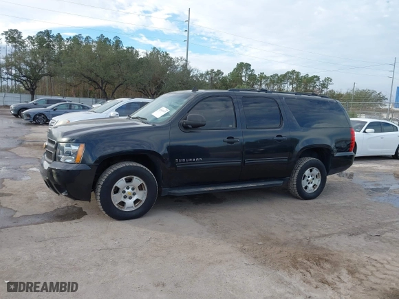 2010 Chevrolet Suburban Commercial with VIN 1GNUKHE38AR190423, listed as a IAAI auction lot 41361377 with 215,187 mi miles. Bid and sale history available at carsss.com. Image 14.