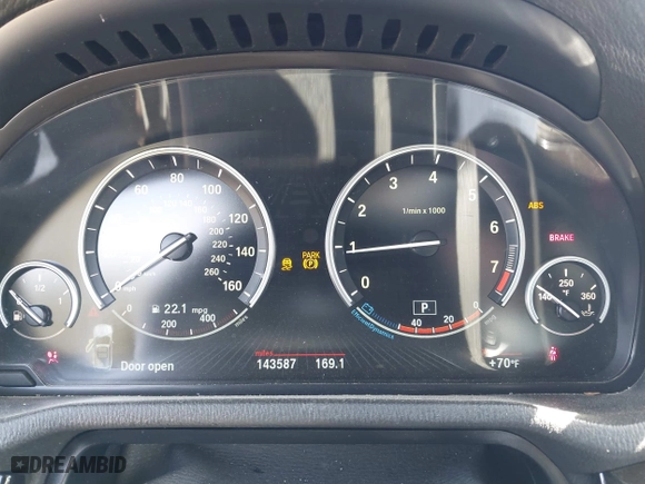 2015 BMW X3 xDrive28i with VIN 5UXWX9C58F0D53436, listed as a IAAI auction lot 41878069 with 143,587 mi miles. Bid and sale history available at carsss.com. Image 7.