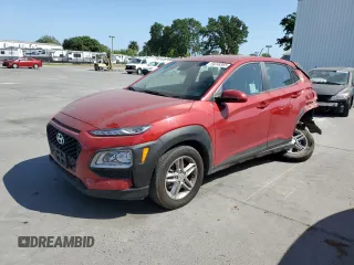 2021 Hyundai Kona SE z VIN KM8K1CAA2MU748175, wystawiony jako Copart lot #54248365 z przebiegiem 68 726 mil mil oraz Szkody całkowita. Historia ofert i sprzedaży dostępna na DreamBid. Obrazek 1.