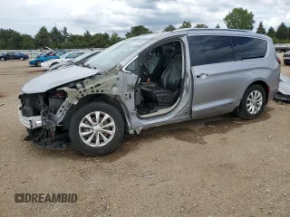 2018 Chrysler Pacifica Touring L Plus with VIN 2C4RC1EG6JR168310, listed as a Copart auction lot 61685695 with 81,343 mi miles and Salvage title. Bid and sale history available at DreamBid. Image 1.