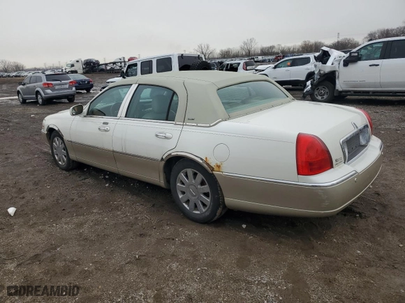2005 Lincoln Town Car Signature Limited with VIN 1LNHM82W85Y605489, listed as a Copart auction lot 47602425 with 245,528 mi miles and Clean Title. Bid and sale history available at carsss.com. Image 2.