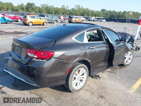 2015 Chrysler 200 Limited with VIN 1C3CCCAB9FN568611, listed as a IAAI auction lot 40515085 with 1 mi miles. Bid and sale history available at carsss.com. Image 4.