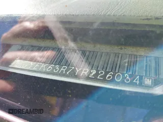 2000 Cadillac Escalade z VIN 1GYEK63R7YR226034, wystawiony jako IAAI lot #41224406 z przebiegiem 293 123 mil mil oraz . Historia ofert i sprzedaży dostępna na DreamBid. Obrazek 9.