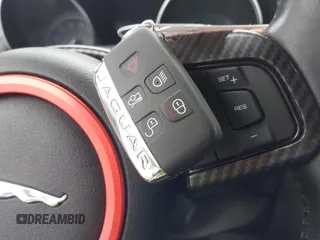 2015 Jaguar F-Type R z VIN SAJWA6DA8FMK20244, wystawiony jako IAAI lot #42130845 z przebiegiem 72 408 mil mil oraz . Historia ofert i sprzedaży dostępna na DreamBid. Obrazek 11.