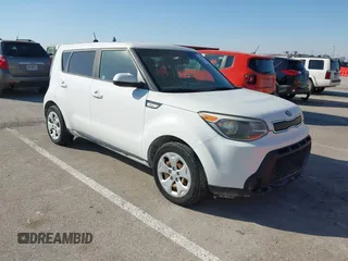 2015 Kia Soul with VIN KNDJN2A22F7152413, listed as a IAAI auction lot 41772573 with 222,935 mi miles. Bid and sale history available at carsss.com. Image 1.
