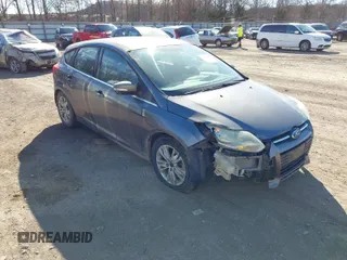 2012 Ford Focus SEL with VIN 1FAHP3M27CL135559, listed as a IAAI auction lot 41685429 with 196,274 mi miles. Bid and sale history available at carsss.com. Image 1.