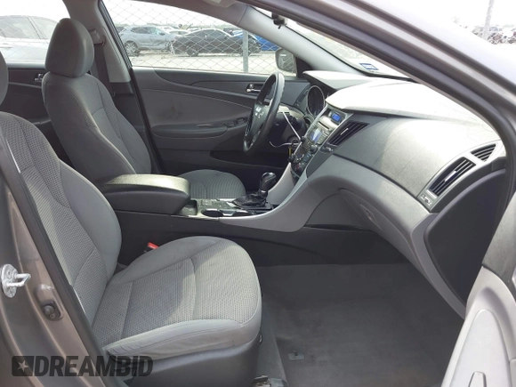 2013 Hyundai Sonata GLS z VIN 5NPEB4AC6DH513018, wystawiony jako IAAI lot #42068966 z przebiegiem 216 086 mil mil oraz . Historia ofert i sprzedaży dostępna na DreamBid. Obrazek 5.