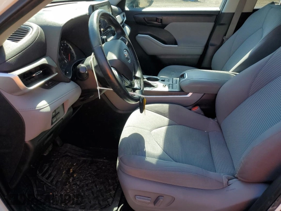 2021 Toyota Highlander L with VIN 5TDBZRBH9MS097756, listed as a Copart auction lot 49307905 with 92,072 mi miles and Salvage title. Bid and sale history available at DreamBid. Image 7.