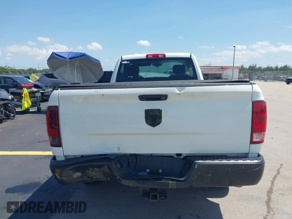 2022 Ram 1500 Tradesman z VIN 3C6JR6DG1NG300872, wystawiony jako IAAI lot #42255745 z przebiegiem 30 727 mil mil oraz . Historia ofert i sprzedaży dostępna na DreamBid. Obrazek 16.