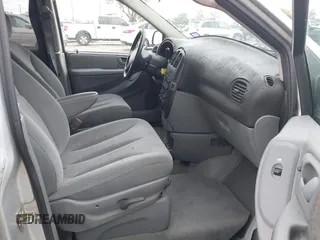 2005 Dodge Caravan SXT with VIN 2D4GP44L85R207743, listed as a IAAI auction lot 41651028 with 56,754 mi miles and . Bid and sale history available at carsss.com. Image 5.