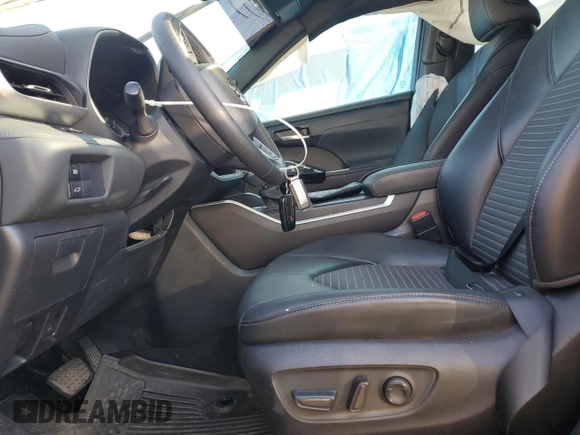 2022 Toyota Highlander XSE with VIN 5TDJZRAH3NS125517, listed as a Copart auction lot 49739915 with 48,941 mi miles and Salvage title. Bid and sale history available at DreamBid. Image 7.