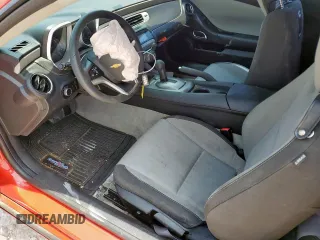 2013 Chevrolet Camaro LS z VIN 2G1FA1E38D9194605, wystawiony jako Copart lot #59820455 z przebiegiem Nie podano mil oraz Czysty tytuł • Clean title. Historia ofert i sprzedaży dostępna na DreamBid. Obrazek 7.