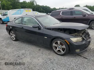 2007 BMW 3 Series 328i z VIN WBAWB33587PV70159, wystawiony jako Copart lot #57220185 z przebiegiem Nie podano mil oraz Szkoda całkowita • Salvage title. Historia ofert i sprzedaży dostępna na DreamBid. Obrazek 4.