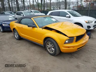 2007 Ford Mustang Deluxe z VIN 1ZVFT84N175345621, wystawiony jako IAAI lot #41770321 z przebiegiem 163 161 mil mil oraz . Historia ofert i sprzedaży dostępna na DreamBid. Obrazek 1.