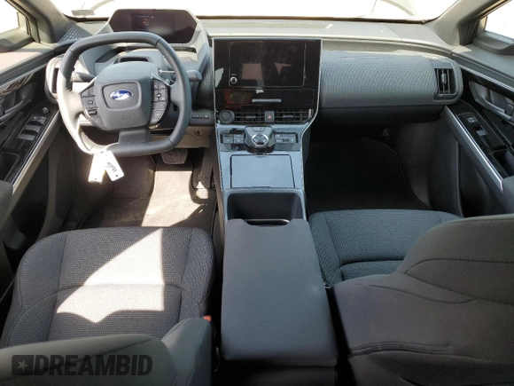 2024 Subaru Solterra Limited z VIN JTMABABA3RA048190, wystawiony jako Copart lot #54700725 z przebiegiem 7 837 mil mil oraz Szkoda całkowita • Salvage title. Historia ofert i sprzedaży dostępna na DreamBid. Obrazek 8.