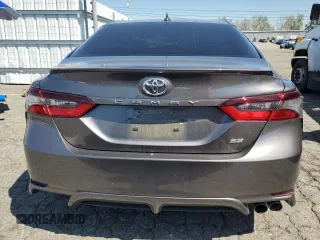 2023 Toyota Camry SE z VIN 4T1G11AK9PU832730, wystawiony jako Copart lot #49294455 z przebiegiem 46 194 mil mil oraz Szkoda całkowita • Salvage title. Historia ofert i sprzedaży dostępna na DreamBid. Obrazek 6.