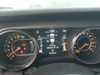 2021 Jeep Gladiator Sport S с VIN 1C6JJTAG1ML562354, выставлен на аукционе Copart как лот 54850185 с пробегом 67 473 миль миль и На запчасти • Non repairable. История ставок и продаж доступна на DreamBid. Изображение 9.