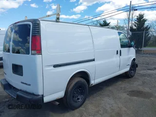 2000 Chevrolet City Express Cargo z VIN 1GCGG25R7Y1274024, wystawiony jako IAAI lot #42052774 z przebiegiem Nie podano mil oraz . Historia ofert i sprzedaży dostępna na DreamBid. Obrazek 4.