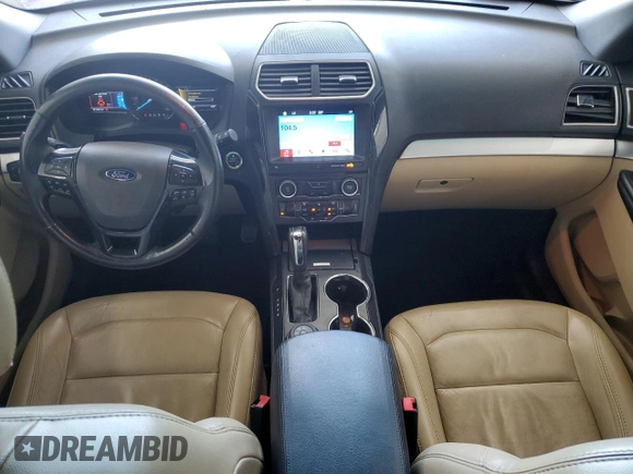 2017 Ford Explorer XLT z VIN 1FM5K8DH3HGB57678, wystawiony jako Copart lot #64508605 z przebiegiem 131 325 mil mil oraz Czysty tytuł • Clean title. Historia ofert i sprzedaży dostępna na DreamBid. Obrazek 8.