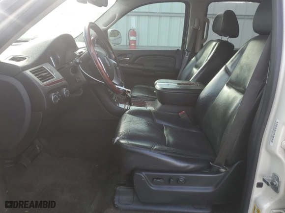 2009 Cadillac Escalade Hybrid with VIN 1GYFK43529R117682, listed as a Copart auction lot 53949915 with 221,447 mi miles and Clean Title. Bid and sale history available at carsss.com. Image 7.