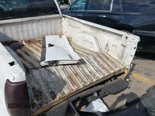 2000 GMC New Sierra 1500 SL with VIN 2GTEC19V9Y1258289, listed as a IAAI auction lot 41946938 with 484,330 mi miles. Bid and sale history available at carsss.com. Image 6.