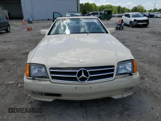 1990 Mercedes-Benz 300 with VIN WDBFA61E7LF005166, listed as a Copart auction lot 54270635 with 137,378 mi miles and Clean Title. Bid and sale history available at DreamBid. Image 5.