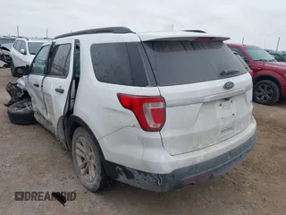 2016 Ford Explorer with VIN 1FM5K8B88GGA34833, listed as a IAAI auction lot 41614997 with 203,128 mi miles and . Bid and sale history available at carsss.com. Image 3.